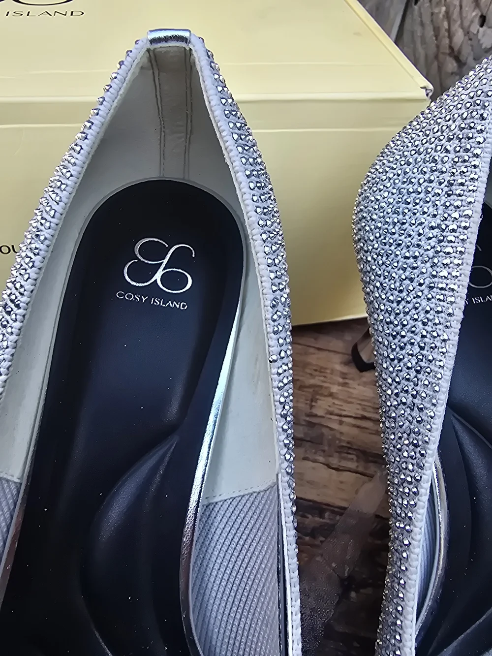 Cosy Elegant Women's Pointed Toe Heels in Silver Size 8